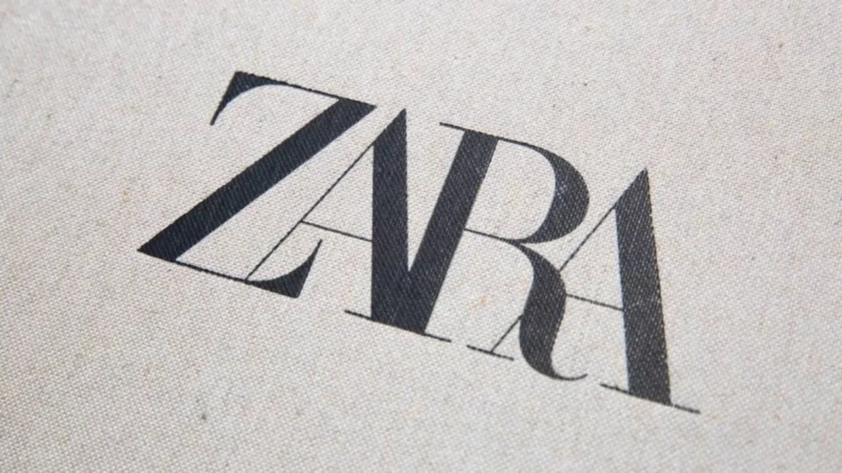 Zara: Με 45% έκπτωση - Η καμπαρντίνα που έχει ξετρελάνει τις γυναίκες