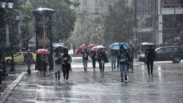 Καιρός 27/2: Έντονα φαινόμενα σε πολλές περιοχές - Καταιγίδες και χιόνια σήμερα