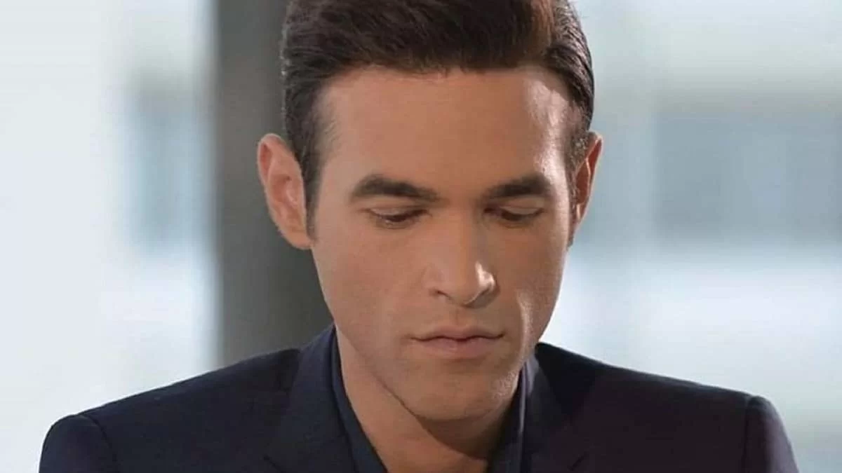 Μένιος Φουρθιώτης: Καταγγέλλει πρόσωπο που εργάζεται στην Εισαγγελία Εκτέλεσης Ποινών για ξυλοδαρμό!