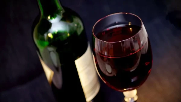 Οικονομικά και άκρως ρομαντικά - 4 εστιατόρια στην Αθήνα που γιορτάζουν τον Άγιο Βαλεντίνο με ειδικό μενού