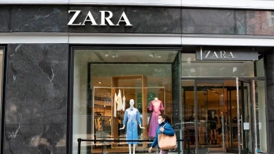 Είναι ευκολοφόρετο και βγαίνει σε 3 χρώματα - "Κόλαση" στα ταμεία με το δερμάτινο μπουφάν των Zara
