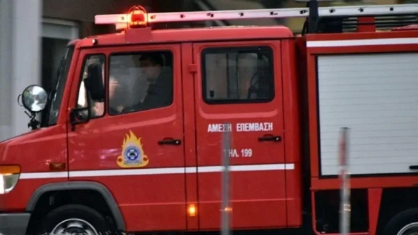 Φωτιά σε αποθήκη ξυλείας στον Ταύρο