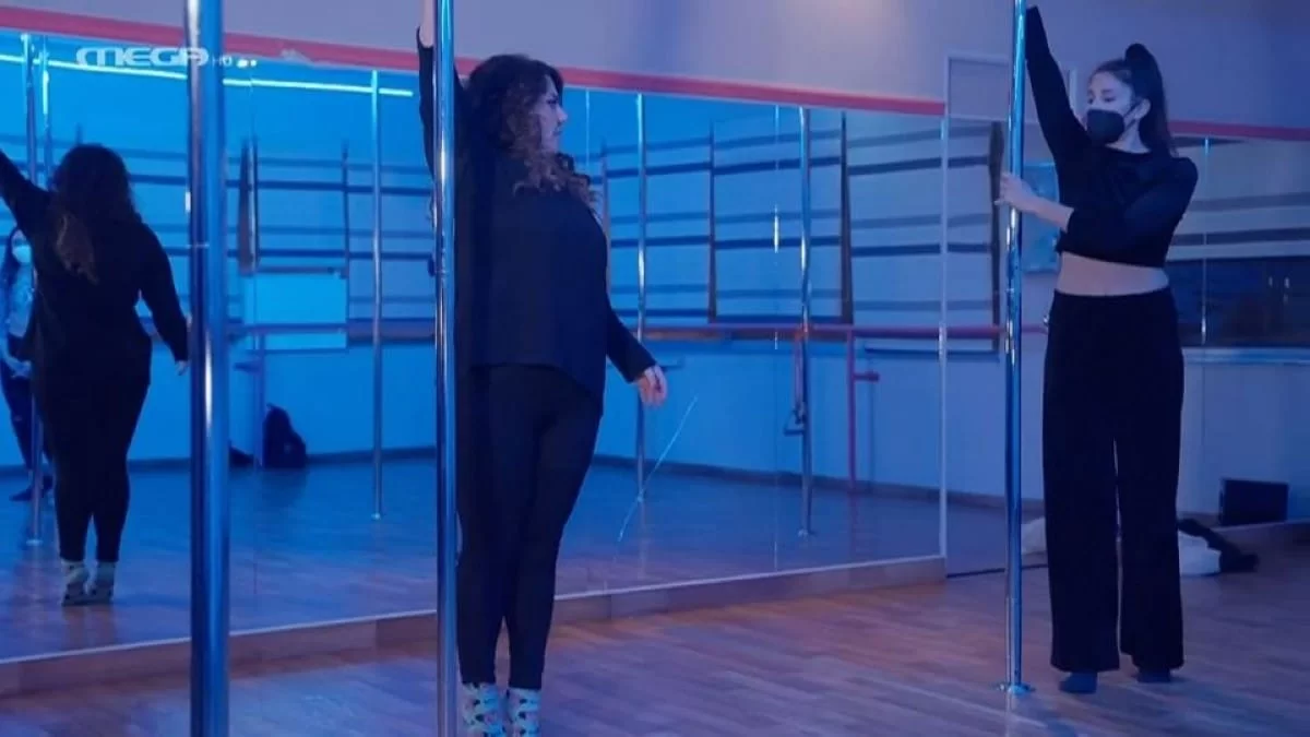 Night Out: Η Κατερίνα Ζαρίφη έκανε pole dancing! - Δείτε βίντεο