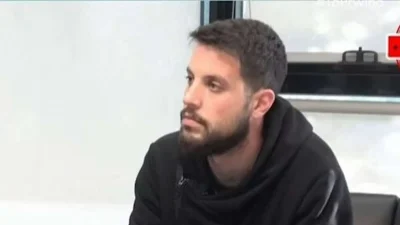 Πάτρα: Με πράσινο φόρεμα και μαλλί κομμωτηρίου - Στη δημοσιότητα φωτογραφίες της μητέρας του Δασκαλάκη