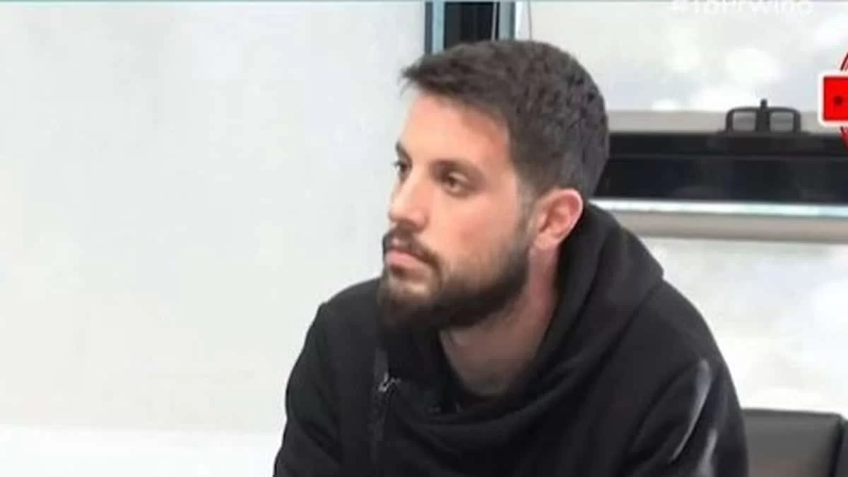 Πάτρα: Με πράσινο φόρεμα και μαλλί κομμωτηρίου - Στη δημοσιότητα φωτογραφίες της μητέρας του Δασκαλάκη