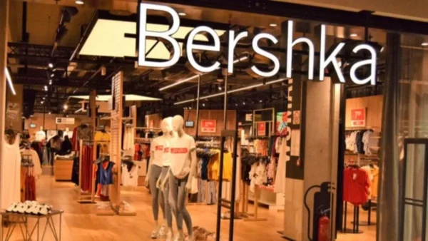 Έχουν γίνει ανάρπαστα τα slingback παπούτσια με τακούνια από τα Bershκa - Τα θέλουν όλες οι γυναίκες