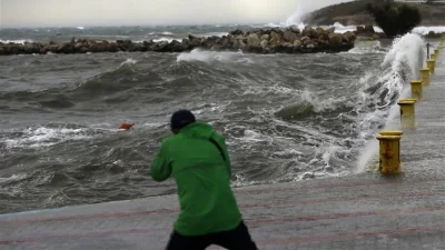 Καιρός: Πολλά τα μποφόρ σήμερα 11/4 - Που θα βρέξει