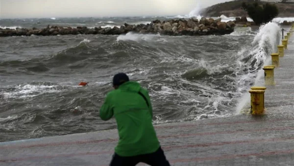 Καιρός: Πολλά τα μποφόρ σήμερα 11/4 - Που θα βρέξει