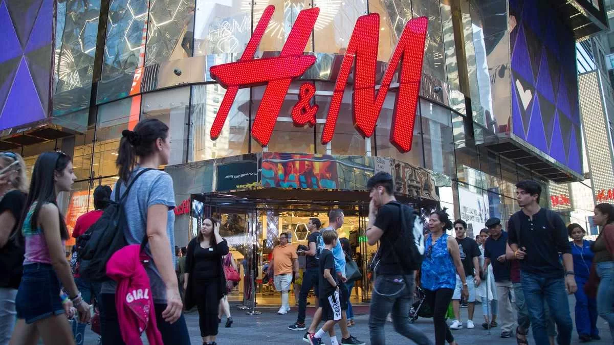 Θα κλέψεις τις εντυπώσεις με τα πέδιλα από τα H&M - Είναι must have