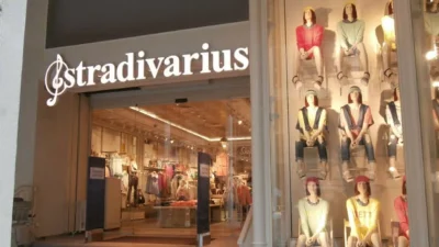 Τις φοράς από το πρωί μέχρι το βράδυ αυτές τις γόβες από τα Stradivarius - Βγαίνουν σε 4 χρώματα