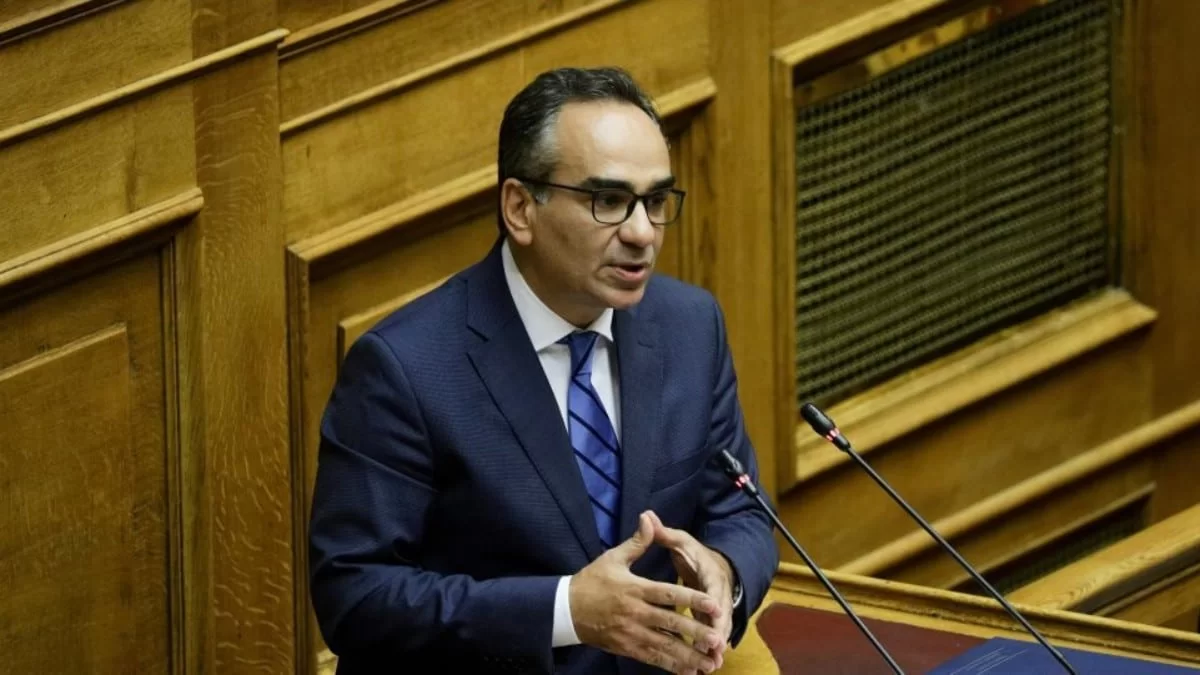 Δύσκολες ώρες για τον Βασίλη Κοντοζαμάνη