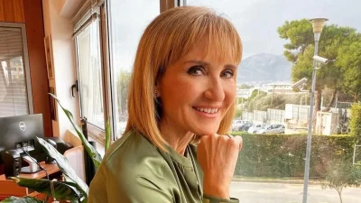 Χωρίς ίχνος μακιγιάζ και φίλτρου - Το αληθινό πρόσωπο της Μάρας Ζαχαρέα