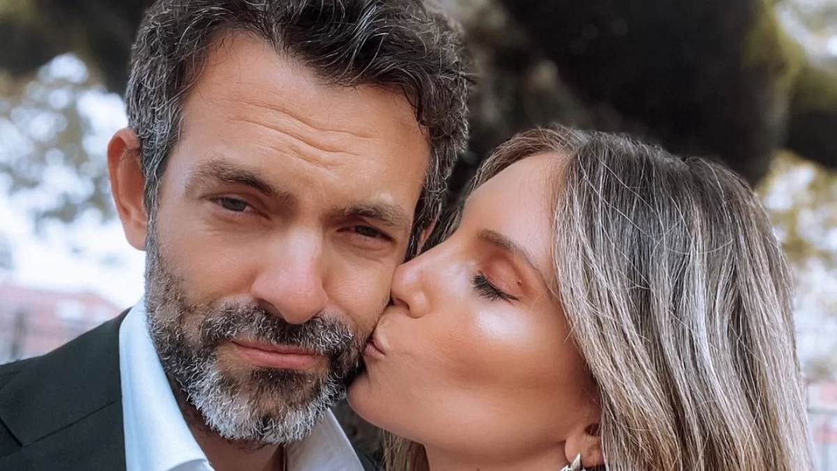 Έρωτας βγαλμένος από παραμύθι - Η άγνωστη ιστορία γνωριμίας της Αθηνάς Οικονομάκου με τον Φίλιππο Μιχόπουλο