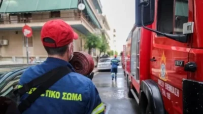 Φωτιά ξέσπασε σε οικόπεδο στον Κάλαμο Αττικής