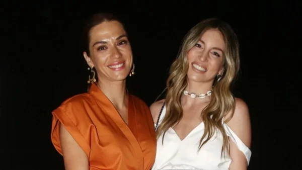 Έκανε την πιο απλή εμφάνιση στα βαφτίσια της κόρης της Οικονομάκου - Το λιτό φόρεμα της Λασκαράκη