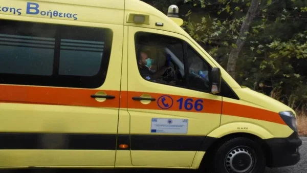 Βουλιαγμένη: Άτομο χωρίς τις αισθήσεις του ανασύρθηκε από βραχώδες σημείο