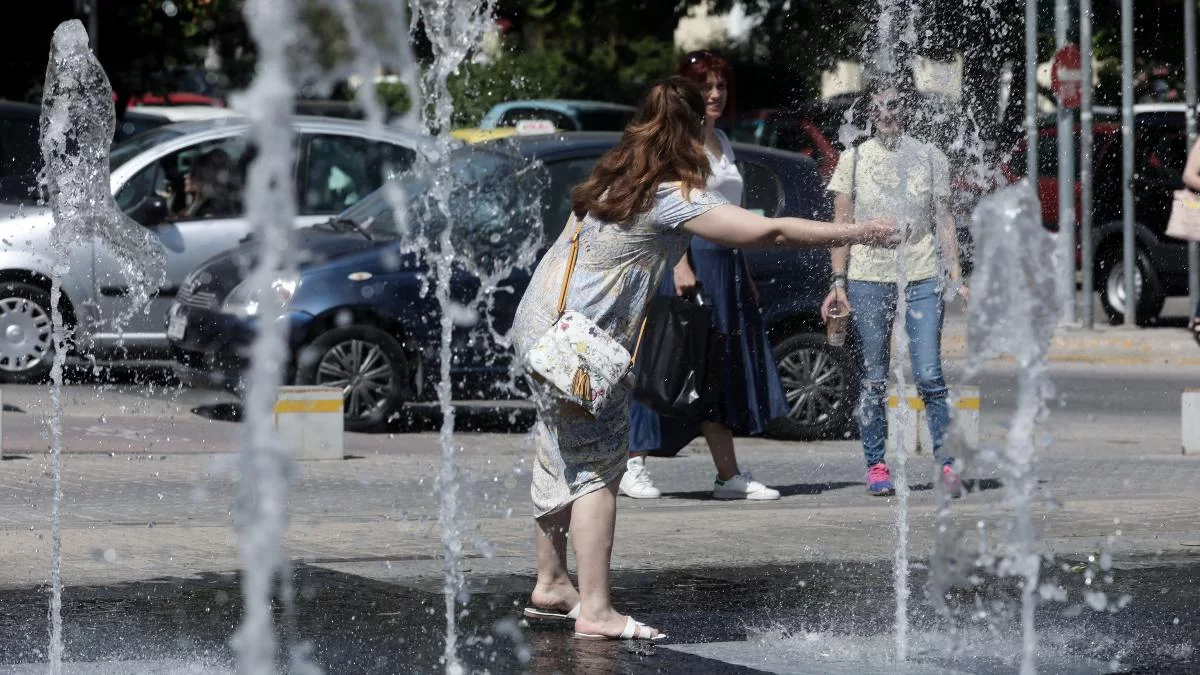 Η πολιτική προστασία χτυπάει ''καμπανάκια'' για τον καύσωνα - Δώστε προσοχή σε...