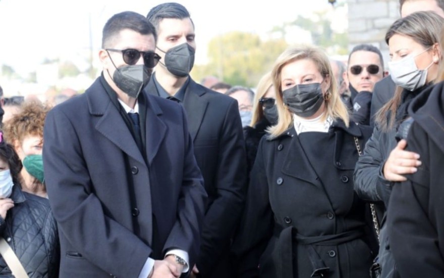 Η ανακοίνωση του Σοφού για την απόφαση του γιου του Τράγκα να αποποιηθεί κάθε περιουσιακό στοιχείο