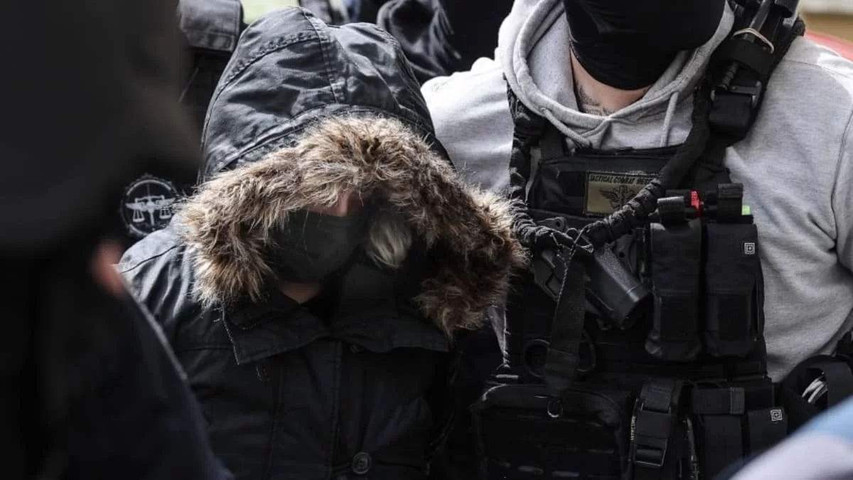 Στην ανακρίτρια η Ρούλα Πισπιρίγκου - Υπό δρακόντεια μέτρα και με συνοδεία αστυνομικών δυνάμεων