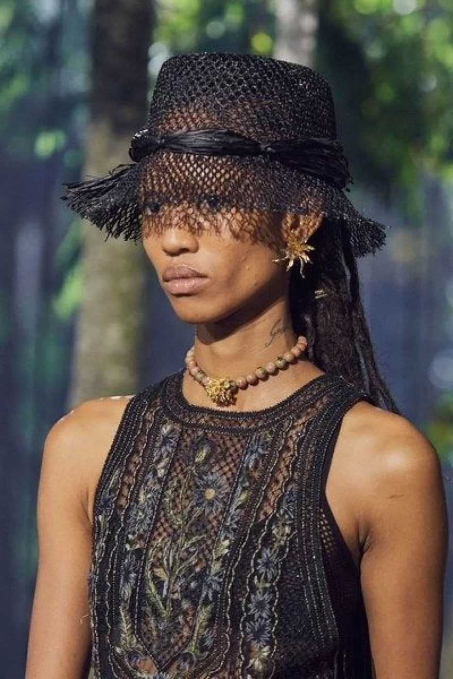 bucket hat