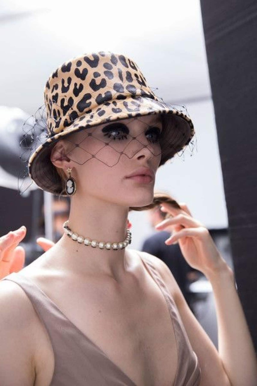 bucket hat