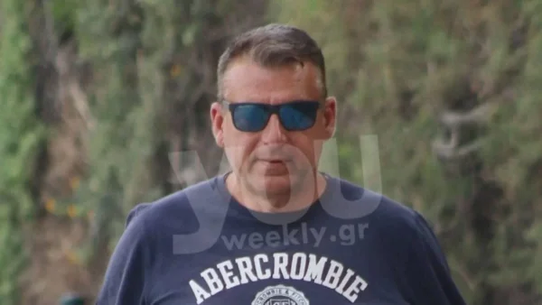 Βλέπει κάθε μέρα τη θάλασσα κολυμπώντας στην πισίνα του - Το απίστευτο σπίτι του Γιώργου Λιάγκα στην Τήνο