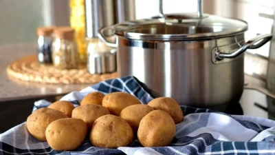 Τεράστια προσοχή! Αν δείτε στις πατάτες αυτό το χρώμα πρέπει να τις πετάξετε αμέσως
