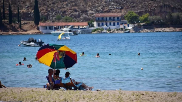 Καιρός (10/8): Υψηλές θερμοκρασίες και σήμερα - Μέχρι πού θα φτάσει ο υδράργυρος