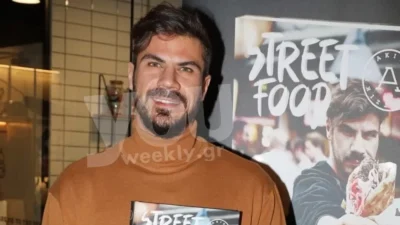 Έφτιαξε γλυκό με τον μικρό λίγο πριν την έλευση της μπέμπας - Η σπάνια φωτογραφία του Άκη Πετρετζίκη με τον γιο του