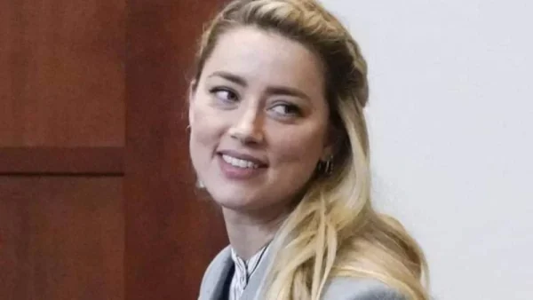 Της πρότειναν να παίξει σε ταινία ερωτικού περιεχομένου για πολλά εκατομμύρια - Θα ξεχρεώσει η Amber Heard;