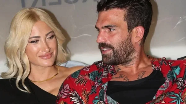 Ασυγκράτητοι Τούνη και Αλεξάνδρου - Τα "καυτά" φιλιά στο στόμα σε νυχτερινή έξοδο λίγο πριν γίνουν γονείς