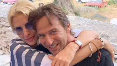 Είναι μαύρο και χωράει όλη την οικογένεια Μενεγάκη - Παντζόπουλου! Το πανάκριβο σκάφος που κάνουν διακοπές Ελένη και Ματέο