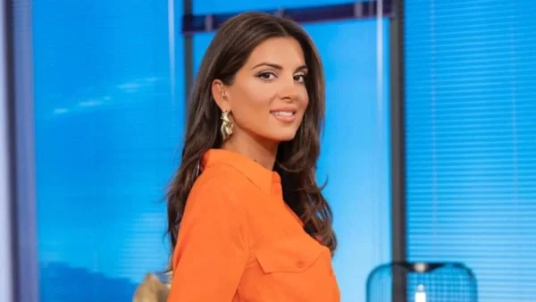 Η Σταματίνα Τσιμτσιλή δημοσίευσε σπάνια φωτογραφία με την μητέρα και την αδερφή της - Είναι ολόιδες
