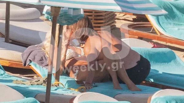 Παθιασμένα φιλιά Μαρίνας Πατούλη & Χολέβα σε παραλία της Μυκόνου - Αποκλειστικές φωτογραφίες που επιβεβαιώνουν την σχέση τους για πρώτη φορά!