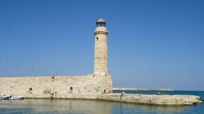 Ρέθυμνο: Άνδρας απειλεί να πέσει από γέφυρα