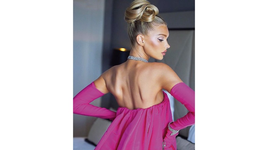 Barbiecore make-up