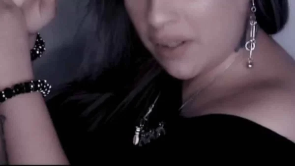 Υπεβλήθη σε μαστεκτομή και έχασε τα δίδυμα μωρά της - Συγκλονίζει γνωστή τραγουδίστρια για την μάχη της με τον καρκίνο