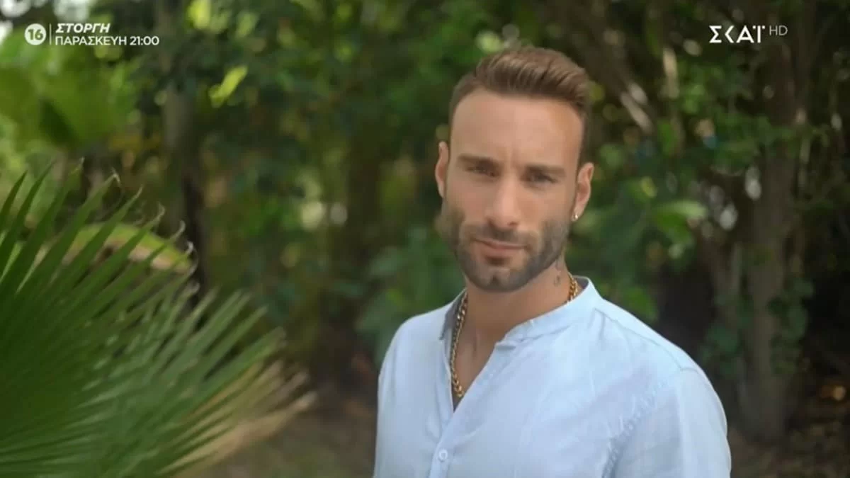 Love Island: Είναι ναυαγοσώστης, κομμωτής και προπονητής κολύμβησης - Ο νέος παίκτης που έφερε με το καλημέρα καυγάδες