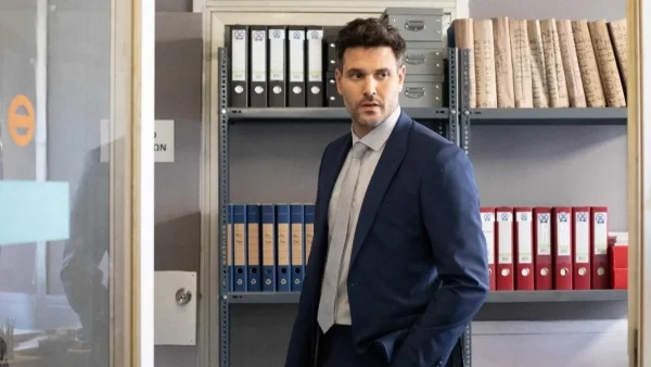 Παγιδευμένοι: Συνεχίζουμε την σειρά - Τον βρίσκουν νεκρό στο δάσος με μια σφαίρα καρφωμένη στο σώμα του