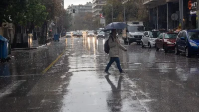 Καιρός (11/12): Παραμένει η κακοκαιρία - Πού θα είναι πιο έντονα τα φαινόμενα