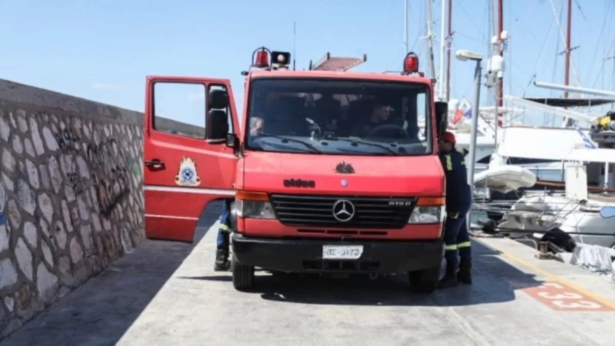 Φωτιά σε διαμέρισμα στo κέντρο της Θεσσαλονίκης - Απεγκλωβίστηκαν δύο άτομα