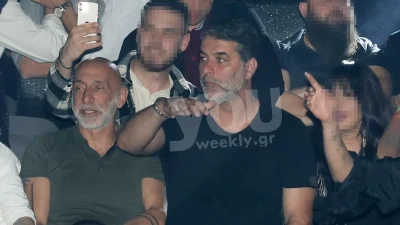 Με άλλη παρέα στο πλευρό του - "Το έκαψε" ο Βασίλης Μπισμπίκης στο νυχτερινό κέντρο που εμφανίζεται η Δέσποινα Βανδή
