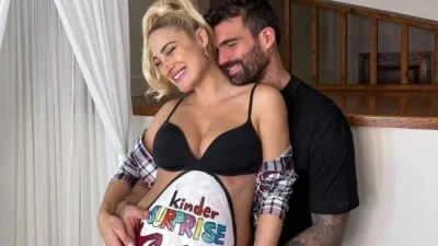 Για πρώτη φορά φάνηκε το πρόσωπο του μωρού - Κανονικός χαζομπαμπάς ο Αλεξάνδρου για το γιο του (Βίντεο)