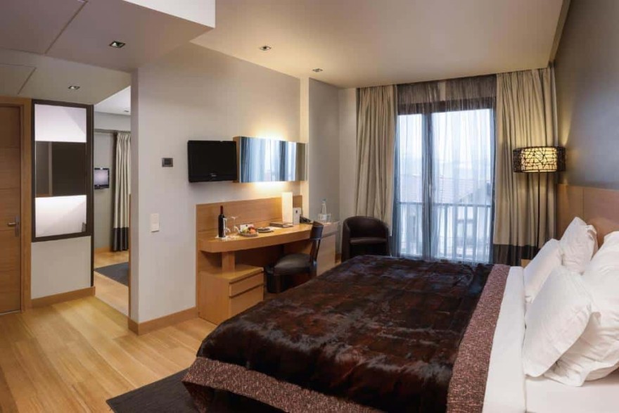 Mε μοναδική θέα στη λίμνη: Esperos Palace Luxury & Spa Hotel - Το «διαμάντι» της Καστοριάς