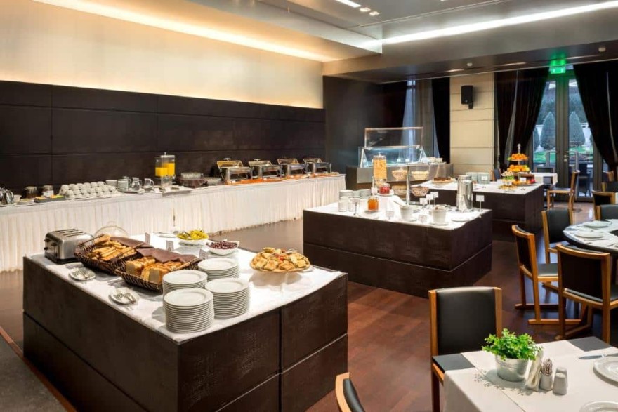 Mε μοναδική θέα στη λίμνη: Esperos Palace Luxury & Spa Hotel - Το «διαμάντι» της Καστοριάς