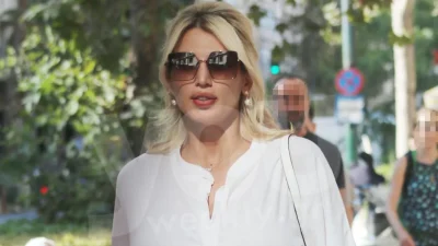 6 ημέρες μετά τη γέννηση του γιου της - Σε νυχάδικο για μανικιούρ η πρώτη έξοδος της Σπυροπούλου