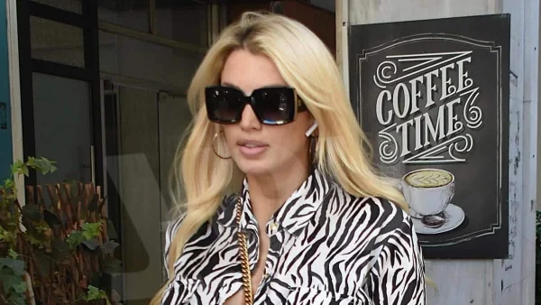 «Θηλάζω και περνάω...» - Τα πρώτα 24ώρα της Σπυροπούλου με το μωρό στο σπίτι