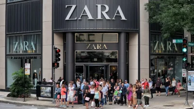 Τιμή ευκαιρίας: Το πιο σικάτο φόρεμα των Zara από 69,95 ευρώ τώρα κοστίζει μόνο 35,99