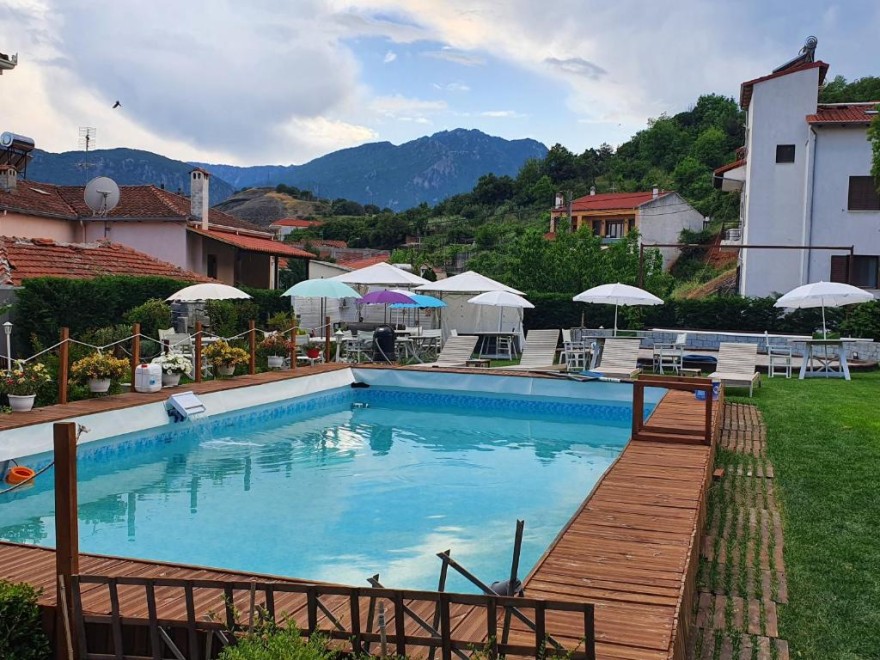 Theatro Hotel Odysseon: Το ξενοδοχείο που κάθε δωμάτιό του είναι εμπνευσμένο από ένα διάσημο θεατρικό έργο