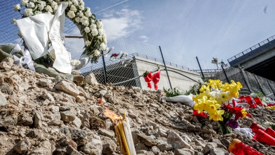 Καντιλάκια στην μνήμη των νεκρών από τα Τέμπη!